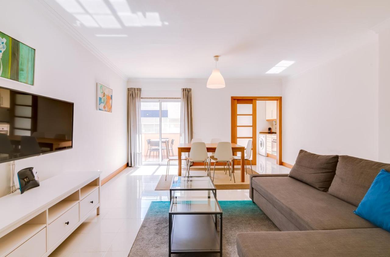 Al- Apartamentos Novos Vista Mar Quarteira Exteriör bild