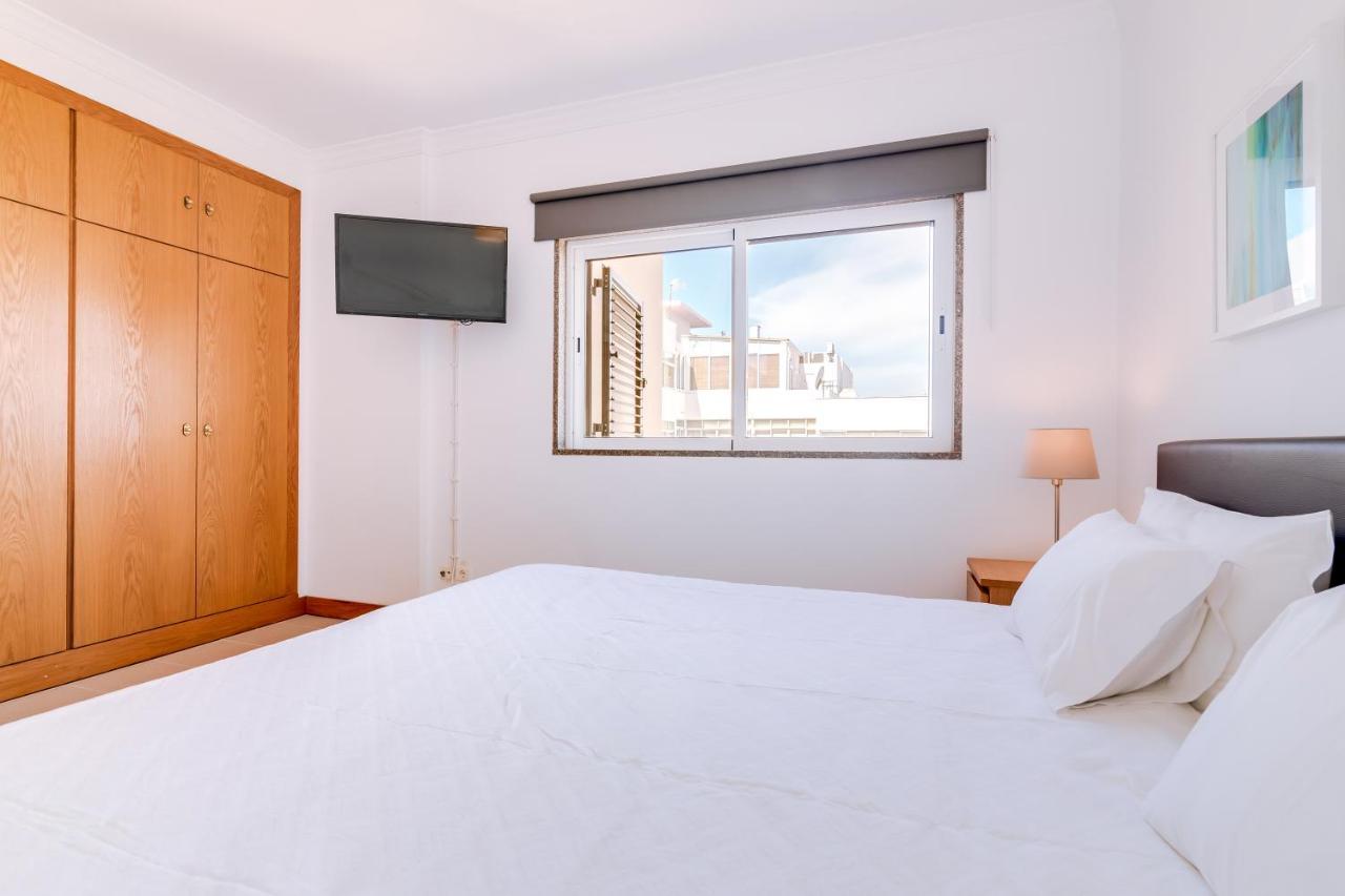 Al- Apartamentos Novos Vista Mar Quarteira Exteriör bild
