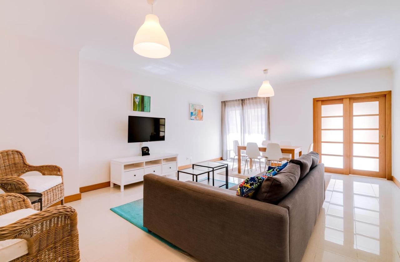 Al- Apartamentos Novos Vista Mar Quarteira Exteriör bild