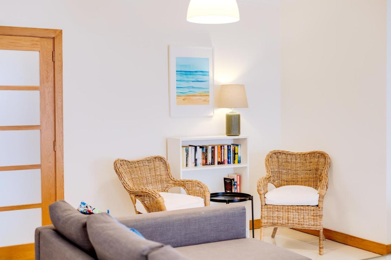 Al- Apartamentos Novos Vista Mar Quarteira Exteriör bild